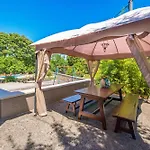 Giovanna, A Charming With Pool In A Beautiful Landscaped Garden * Šumber
