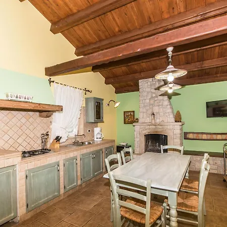Giovanna, A Charming With Pool In A Beautiful Landscaped Garden Holiday home