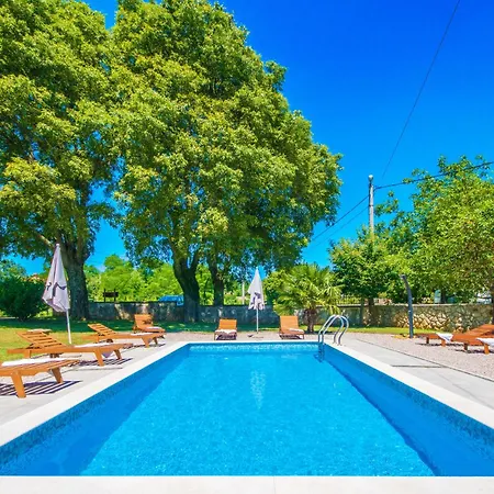 Prázdninový dům Giovanna, A Charming With Pool In A Beautiful Landscaped Garden *