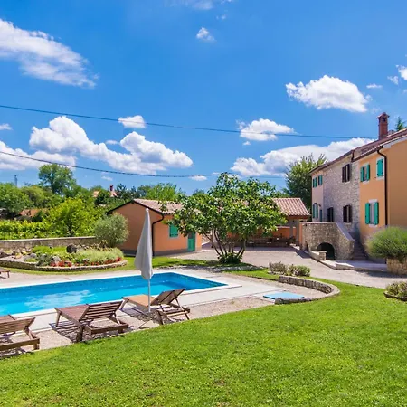 Prázdninový dům Giovanna, A Charming With Pool In A Beautiful Landscaped Garden